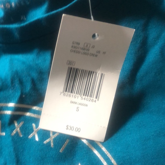 Guess small t shirts. -Color Dark Lagoon - Picture 6 of 12